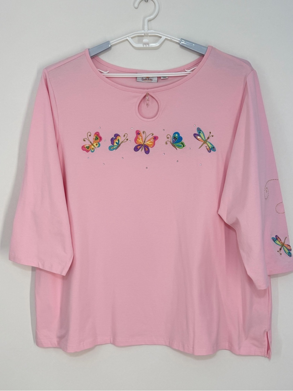 Quacker Factory Embroidered Butterflies Top Light Pink Size 2X